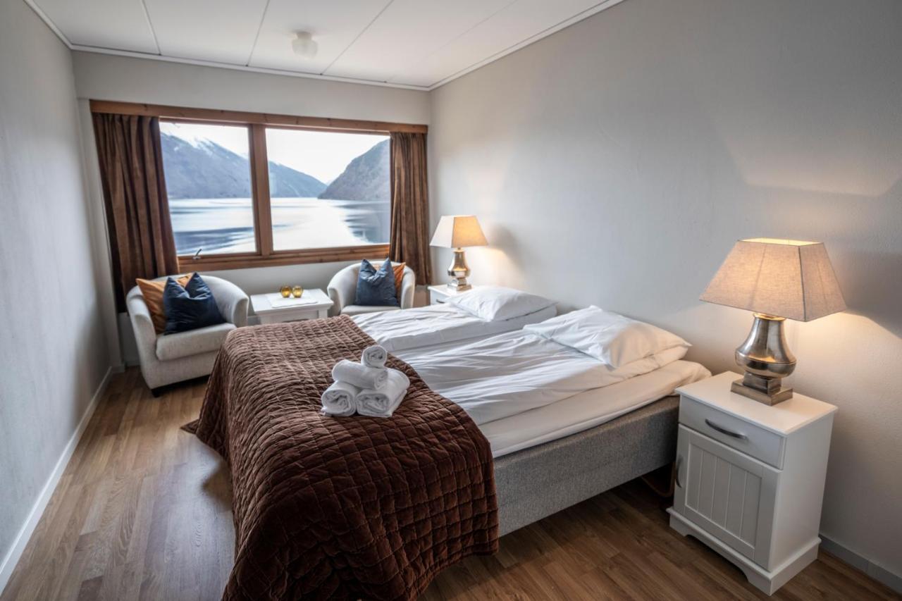 Dragsvik Fjordhotel (Adults Only) Balestrand Exterior photo